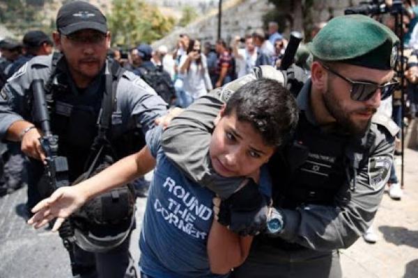 Israel Menahan Warga Palestina Menambahkan Korban Corona